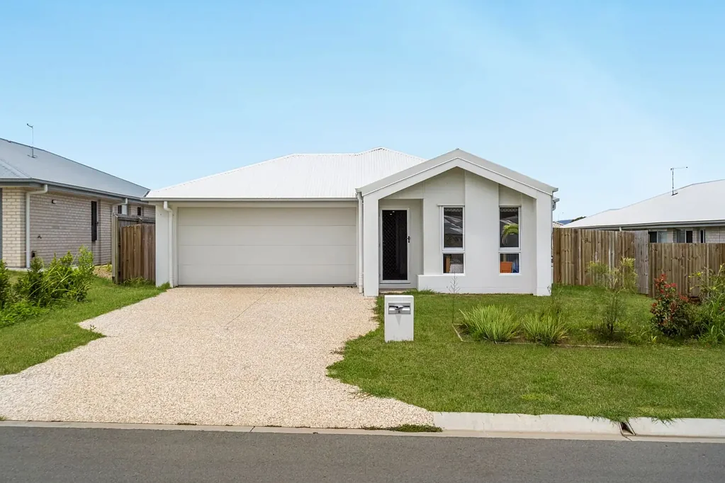 8 Alexander Place, Gleneagle, QLD 4285
