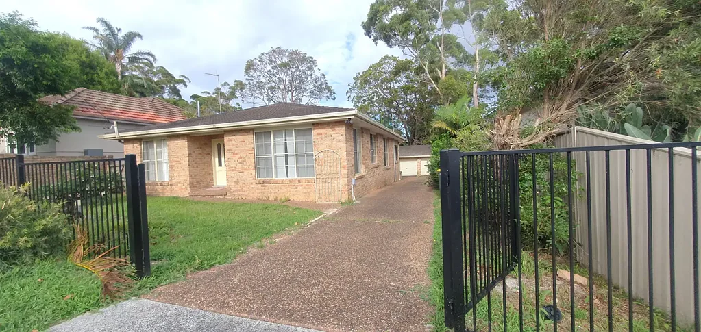 The Perfect Family Home: Securely Fenced and a Short Stroll from Bateau Beach
