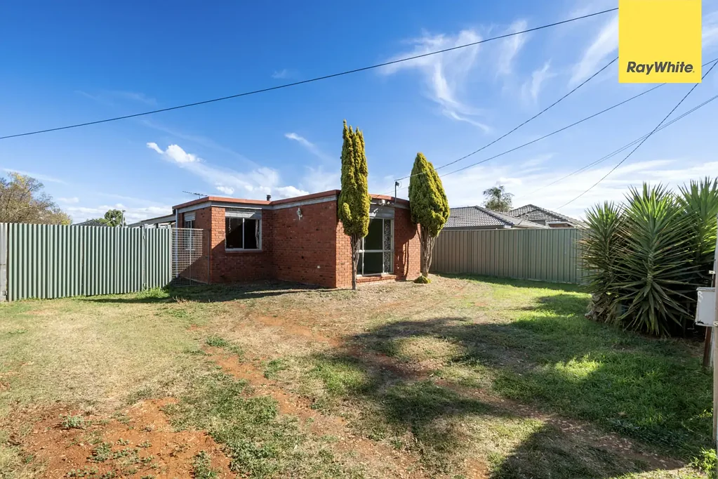 UNIQUE HOME IN ROCKBANK