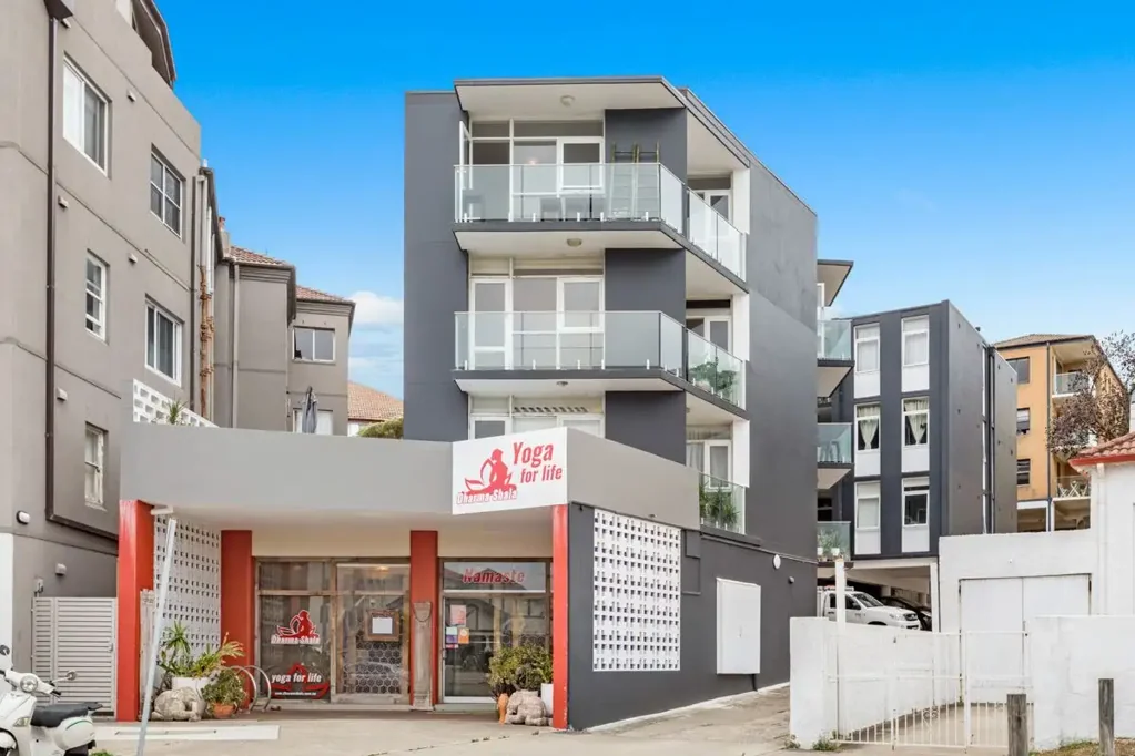 Updated Two Bedroom Apartment with Ocean Views