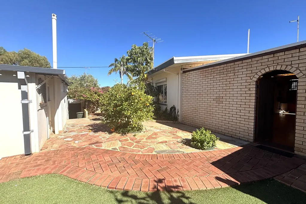 1 Hammond Street, South Carnarvon, WA 6701