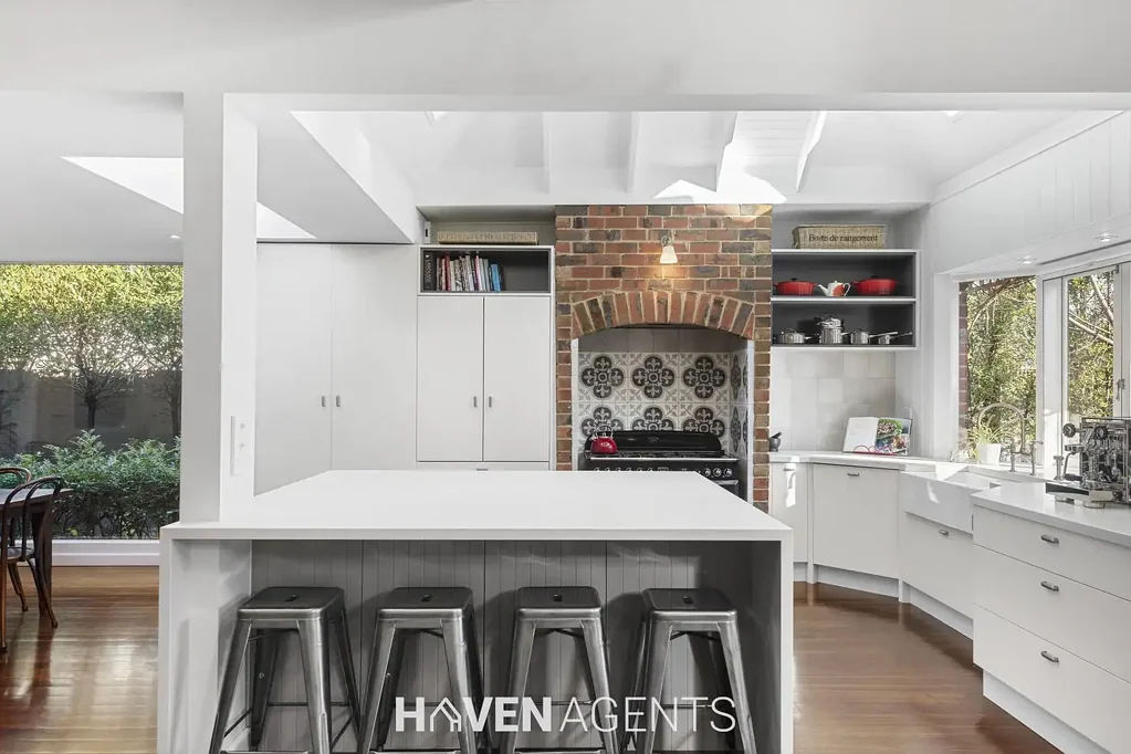 EXPERIENCE UNMATCHED QUALITY AND POOLSIDE SERENITY IN AN IDEAL FAMILY SETTING I HAVEN AGENTS
