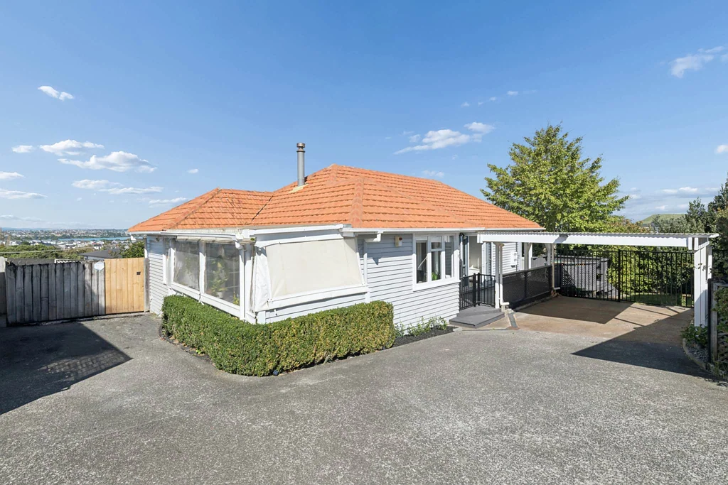 Glen Innes 3房  FREEHOLD, FREESTANDING WEATHERBOARD GEM