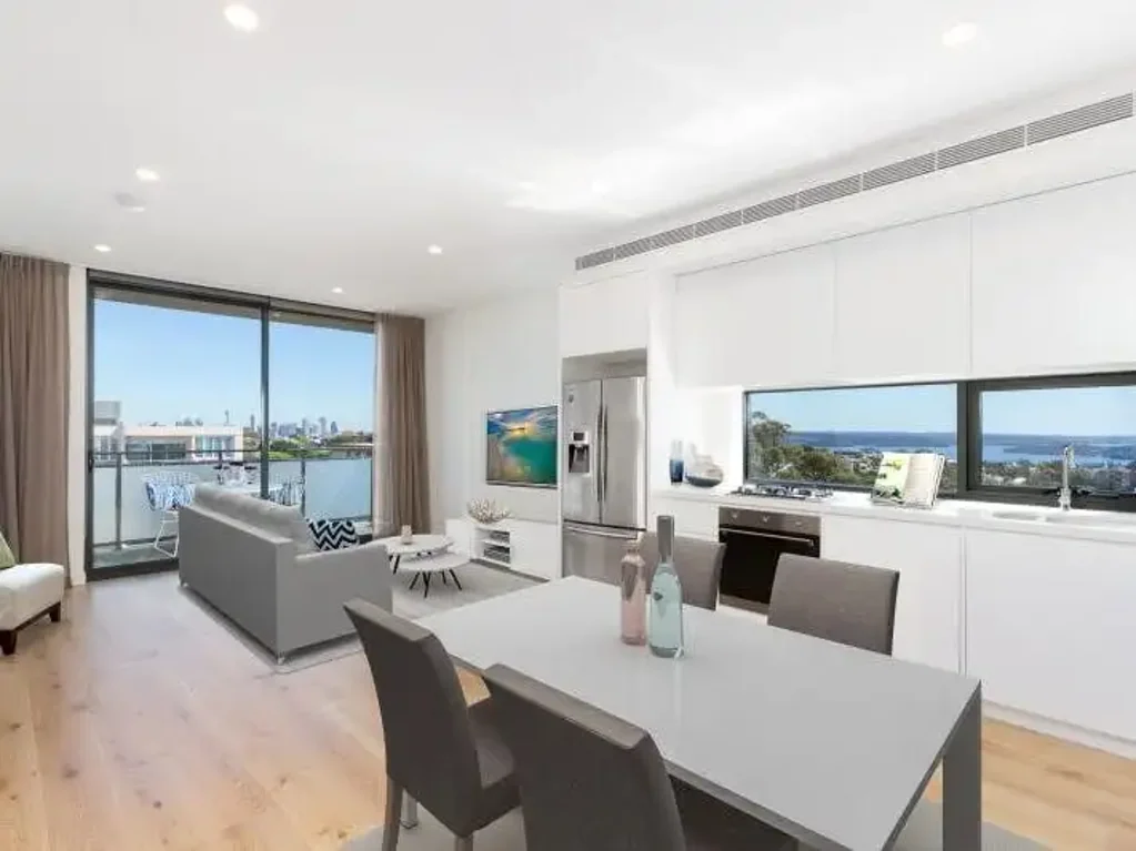 LUXURIOUS TWO BEDROOM APARTMENT WITH PANORAMIC VIEWS