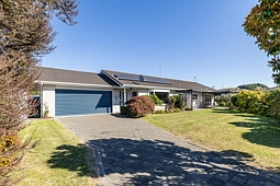 11 Hyatt Grove, Greenmeadows