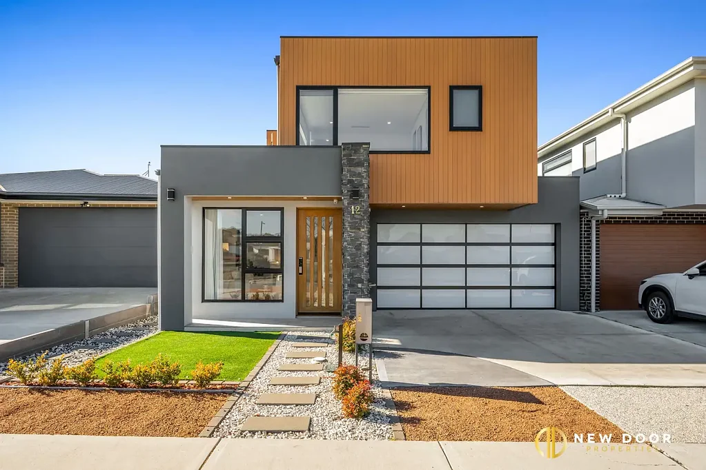 Taylor 4房  Exceptional Family Living with Space and Style