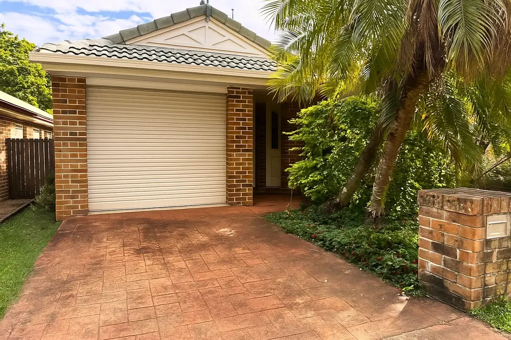 Forest Lake 3 Bedroom Cute , Cosy & Convenient - The Perfect 1st Home