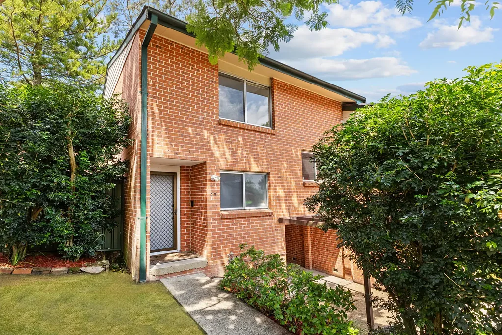 25/2 Stuart Avenue, Normanhurst, NSW 2076