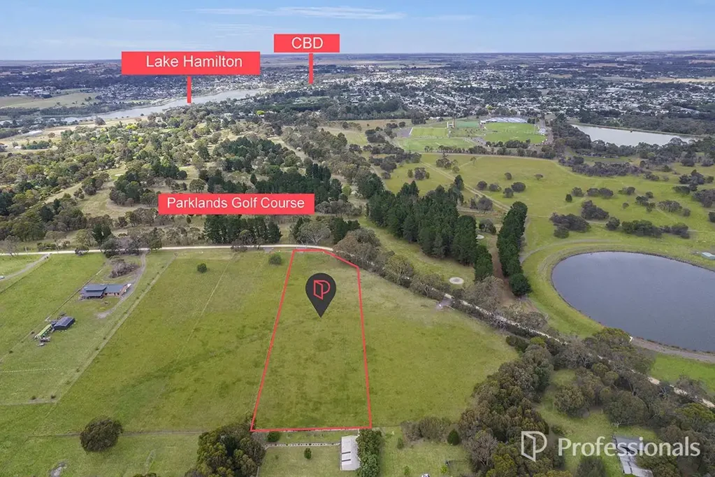 Hamilton A PICTURESQUE 2.61 ACRE PARCEL OF LAND