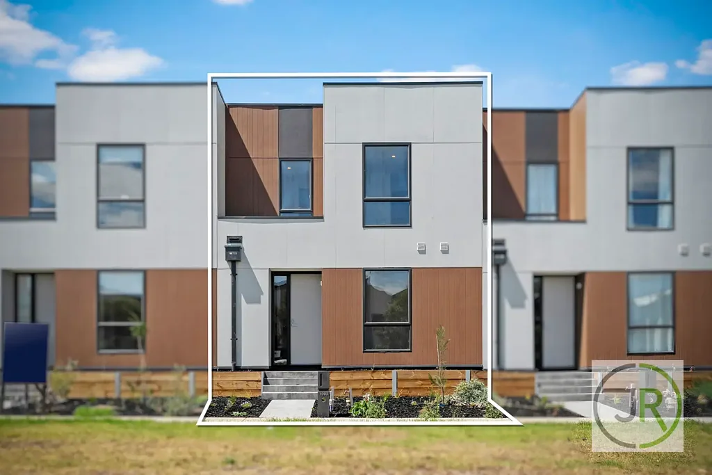 Wollert 5Phòng ngủ ON HOLD - Brand New Modern Stylish Townhouse Close to Shopping Centre