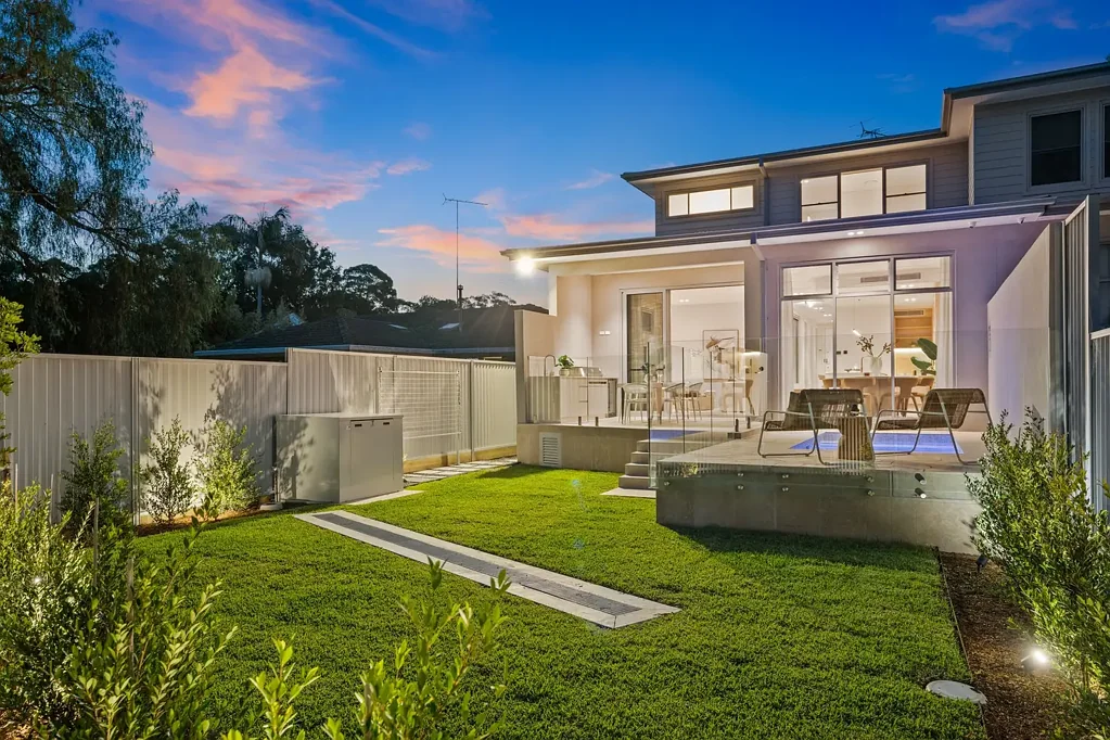 Sylvania 4chambre Waterfront Duplex | Unmatched Craftsmanship