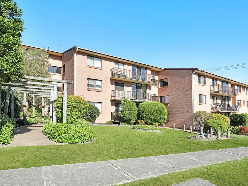 Wollongong 2Kwarto Endless Potential in Prime City-Fringe Location!