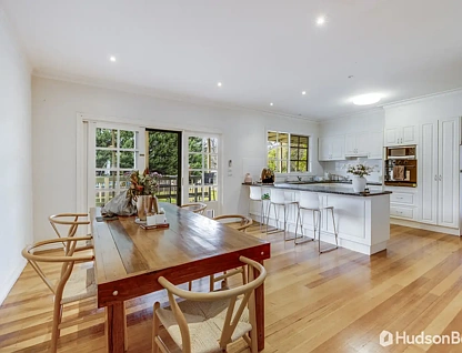 90-92 Murray Road, Croydon, VIC 3136, 7 Kuwarto, 3 Banyo, House