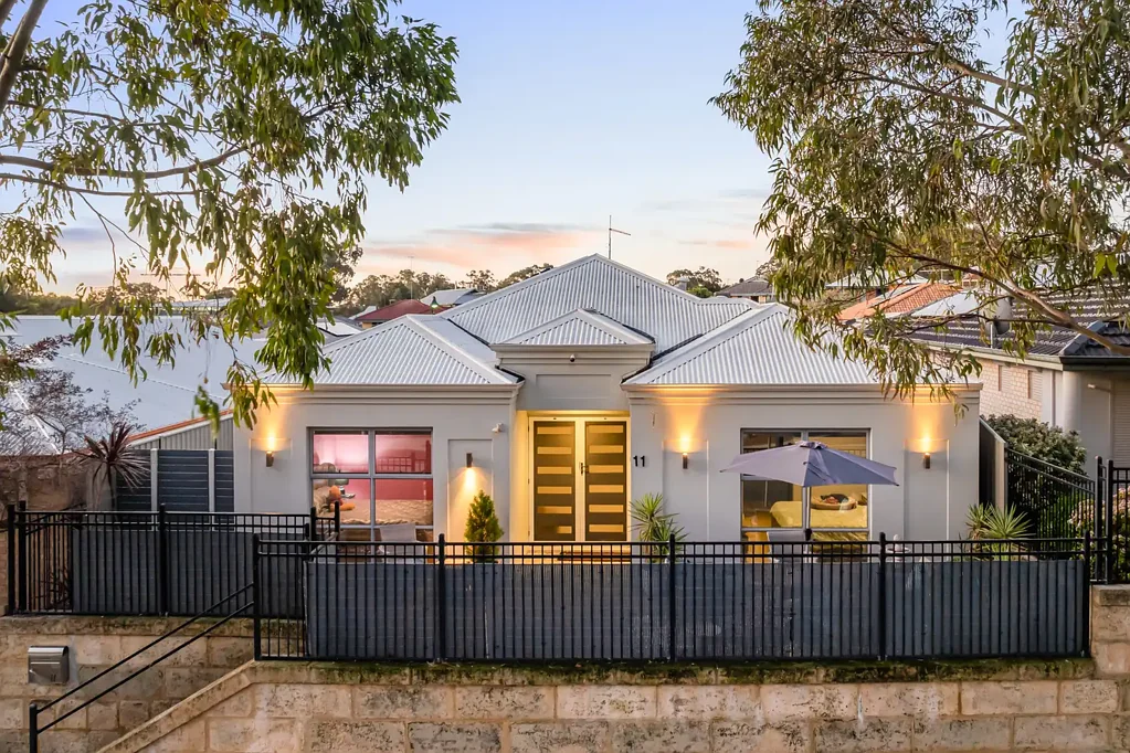 11 Lambeth Circle, Wellard, WA 6170