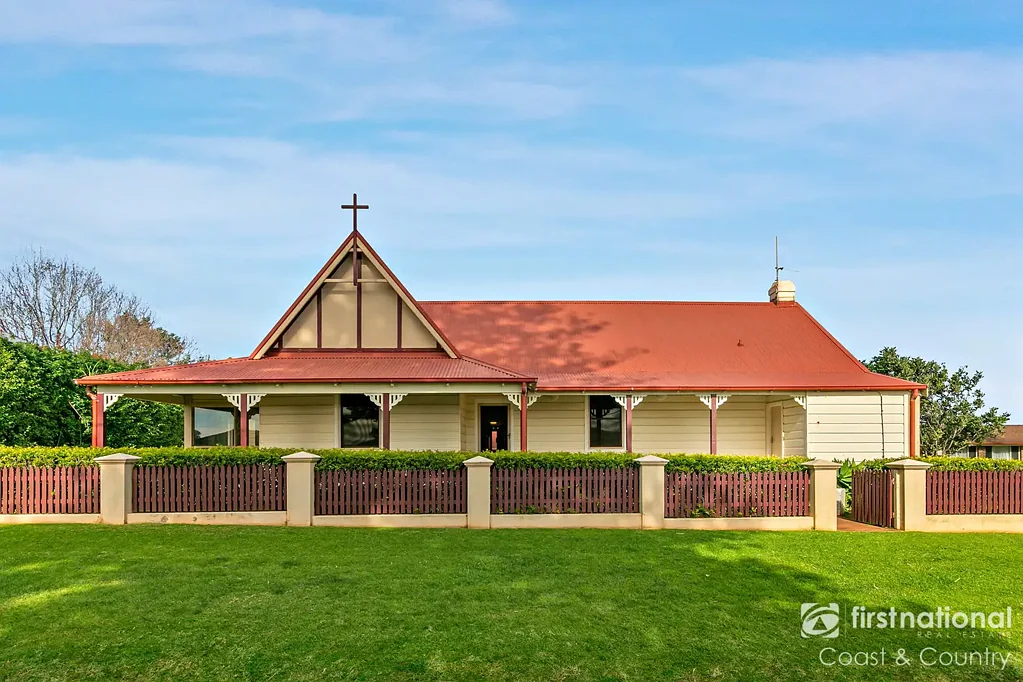 Billow View Estate – 10-Bedroom Coastal Living on a Grand Scale