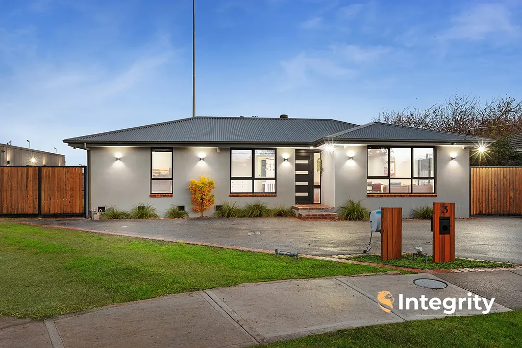 Whittlesea 4Phòng ngủ Country Serenity Meets Family Freedom in the Heart of Whittlesea