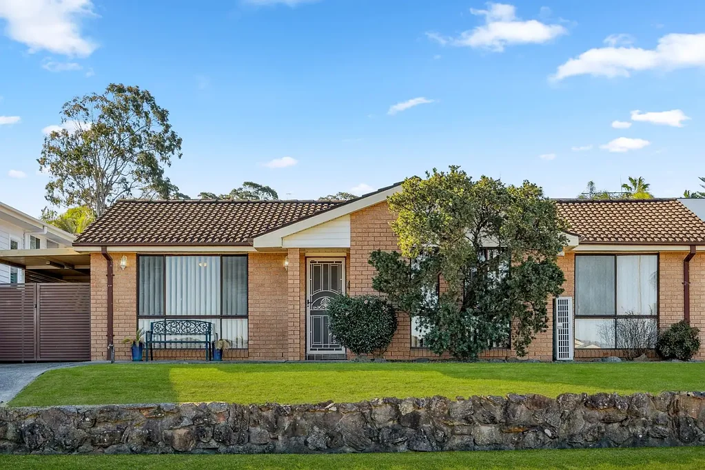 BEAUTIFUL FAMILY HOME  + BEST LOCATION!