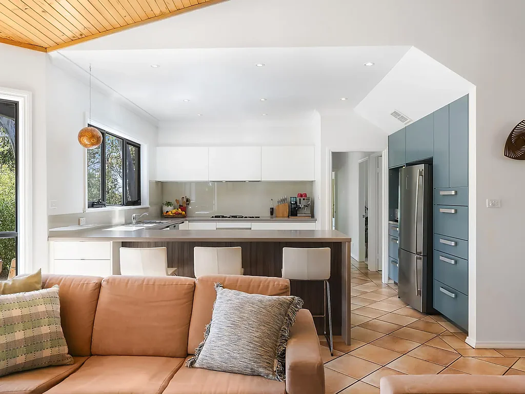 Orange Tranquil 5-Bedroom Retreat on 70 Acres of Native Bushland