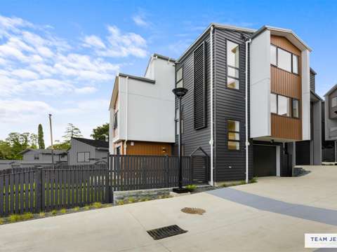 West Harbour 4房  Multi-Level and Freestanding Home