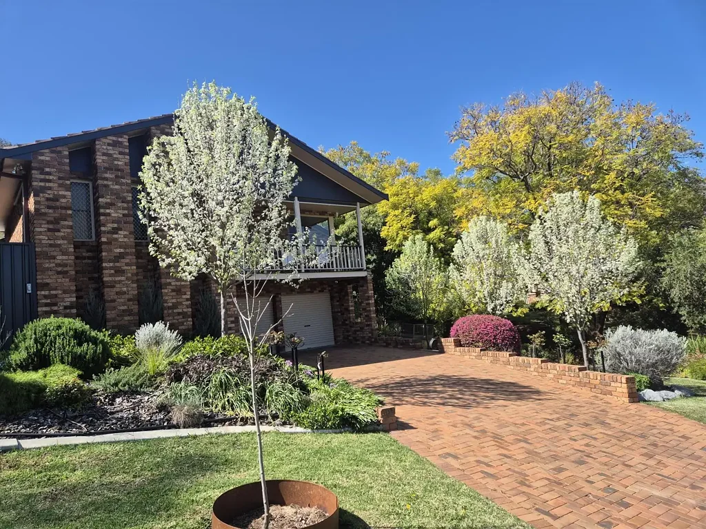 FURNISHED ACCOMMODATION - EAST TAMWORTH