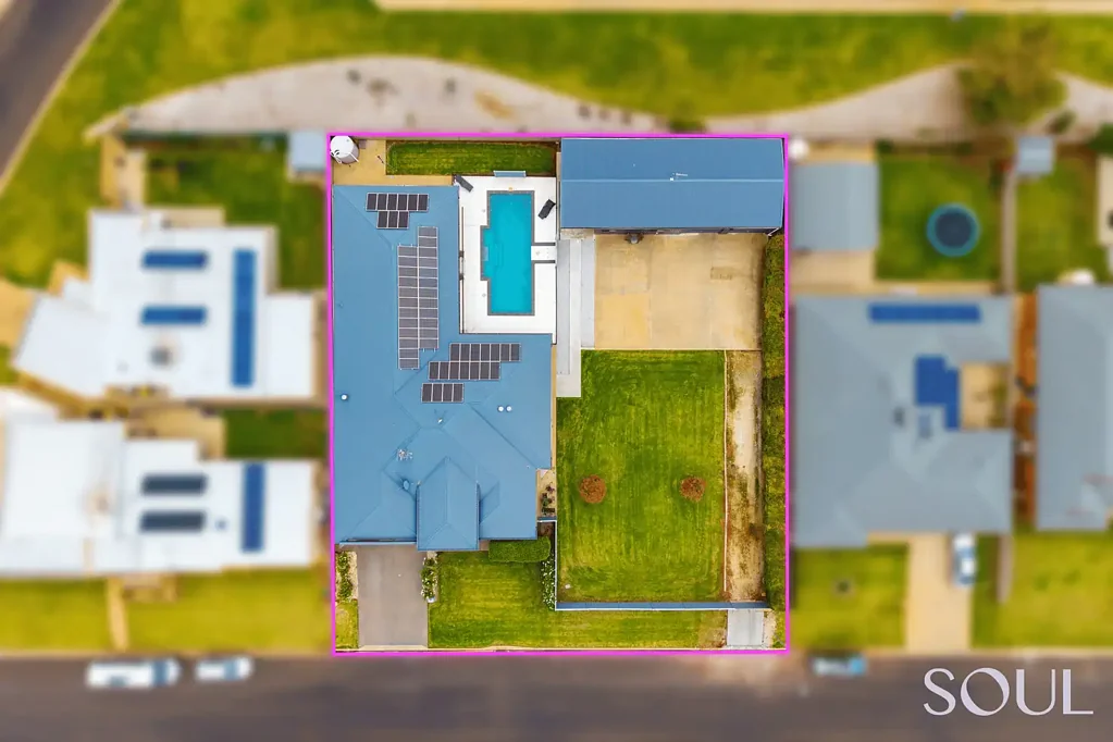 Griffith 4 Slaapkamer Upgrade your lifestyle with this incredible Collina property. Feels Right