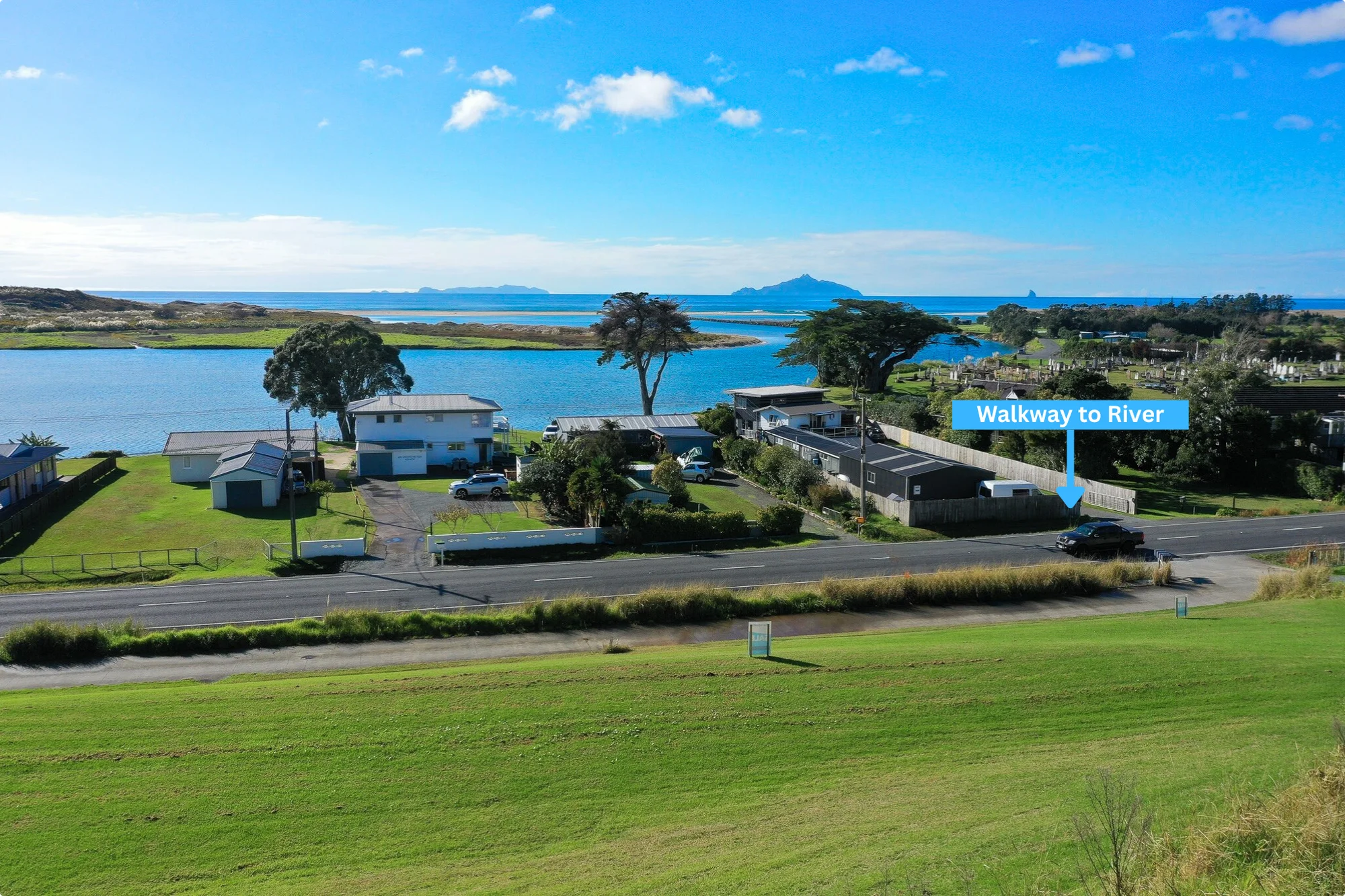 Waipu  Wake up to Water Views