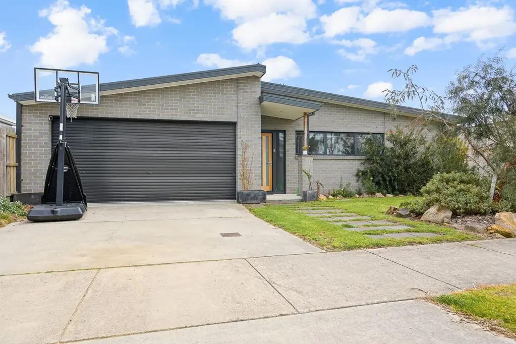 Inverloch 5Moenga RESORT-STYLE LIVING