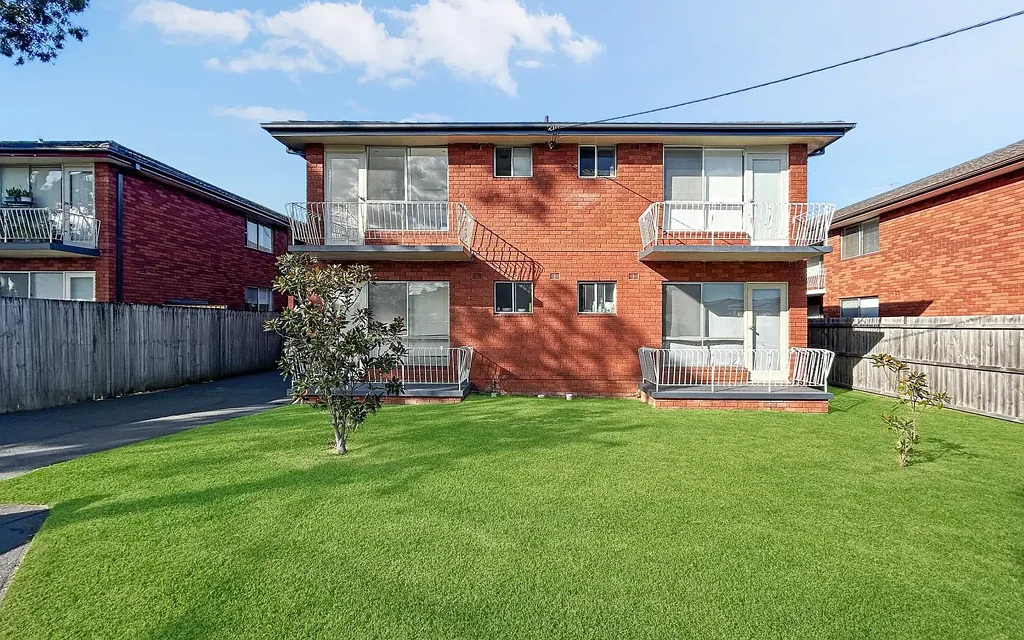 Well Presented Apartment - Close to All Amenities