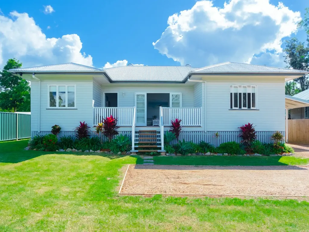 Blackbutt Home on 1012sqm in Friendly Country Town...It�s perfect for a first home buyer!