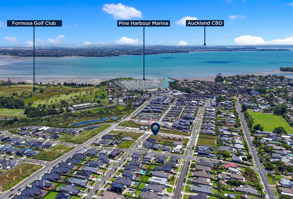 Beachlands Close to everything