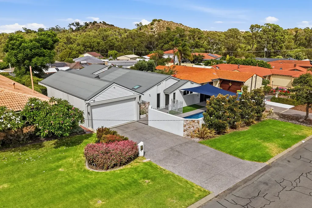 South Bunbury 5房  Ocean Side Premium Living With An Abundance Of Extras & Bush Reserve Views