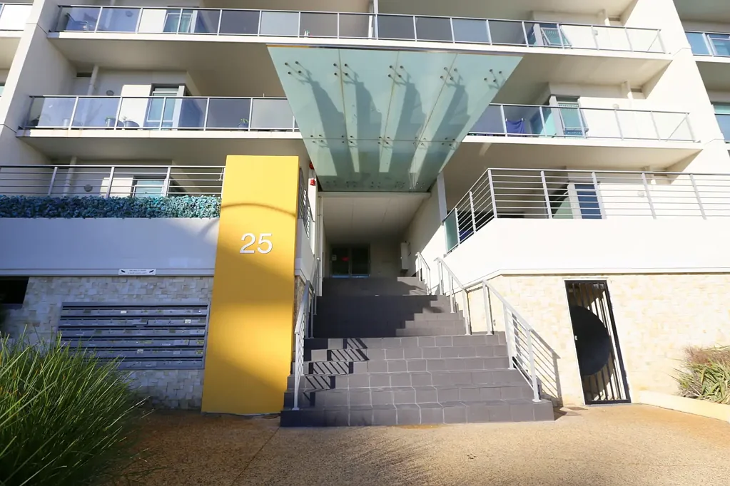 Success 1房  Must See Apartment In A Great Location!