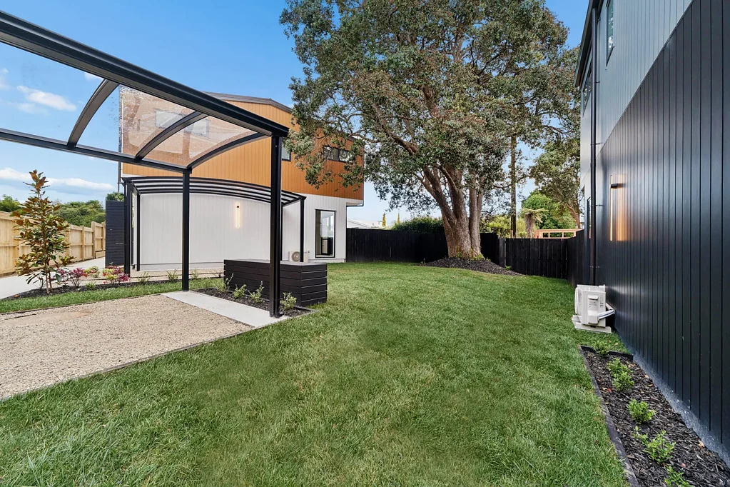 Te Atatu Peninsula 2ਬੈੱਡਰੂਮ Rare Two-Ensuite Living