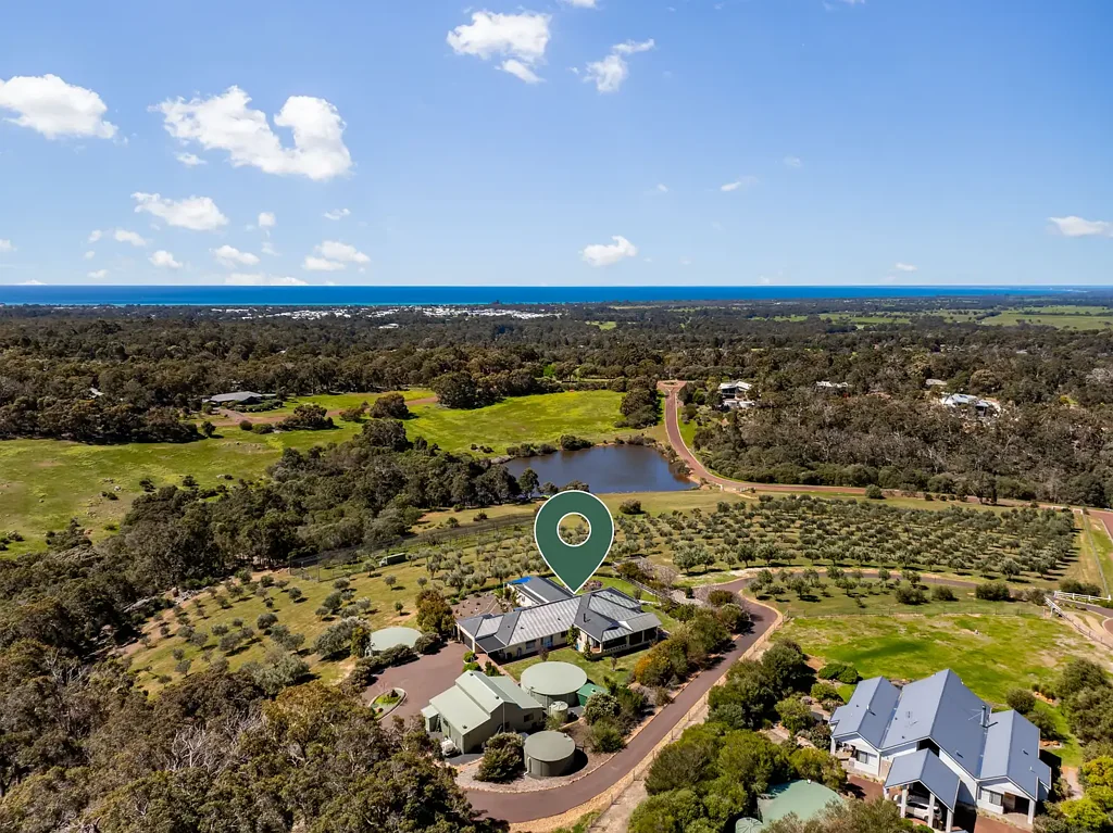 18 Charnu Place, Quindalup, WA 6281