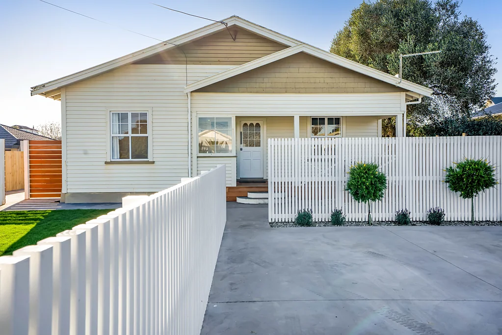 Westown 4房  Hallmark bungalow, perfect location