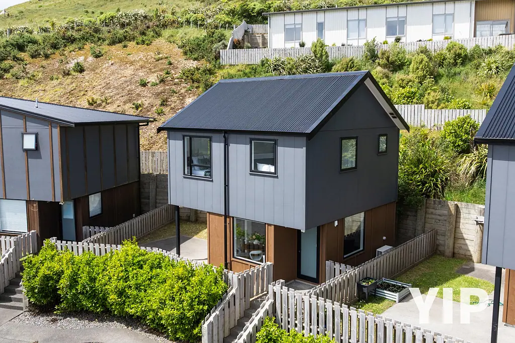 Newlands 2ਬੈੱਡਰੂਮ Standalone & Move In Ready? YIP!