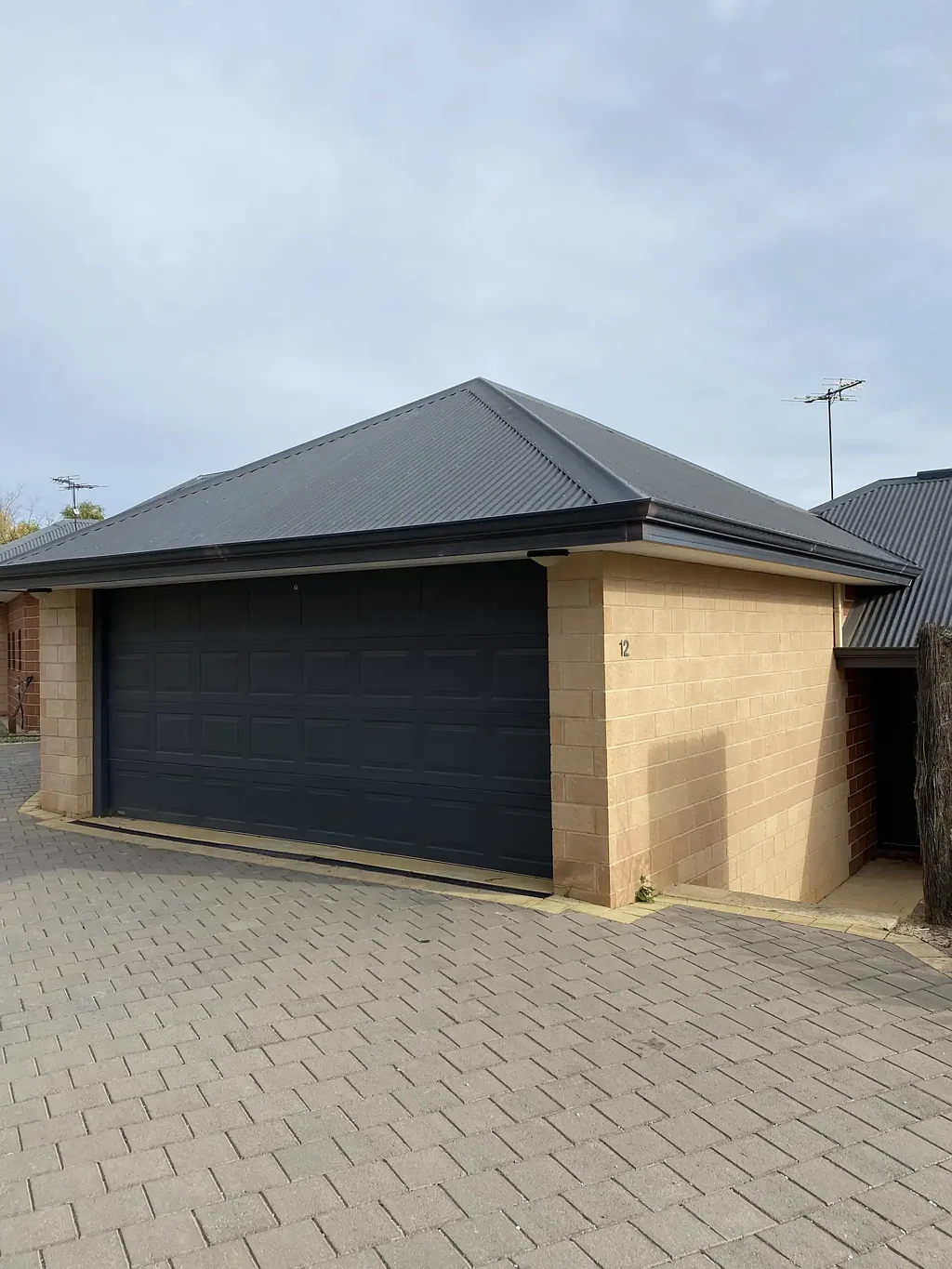 Spacious Unit in a Fantastic Complex!