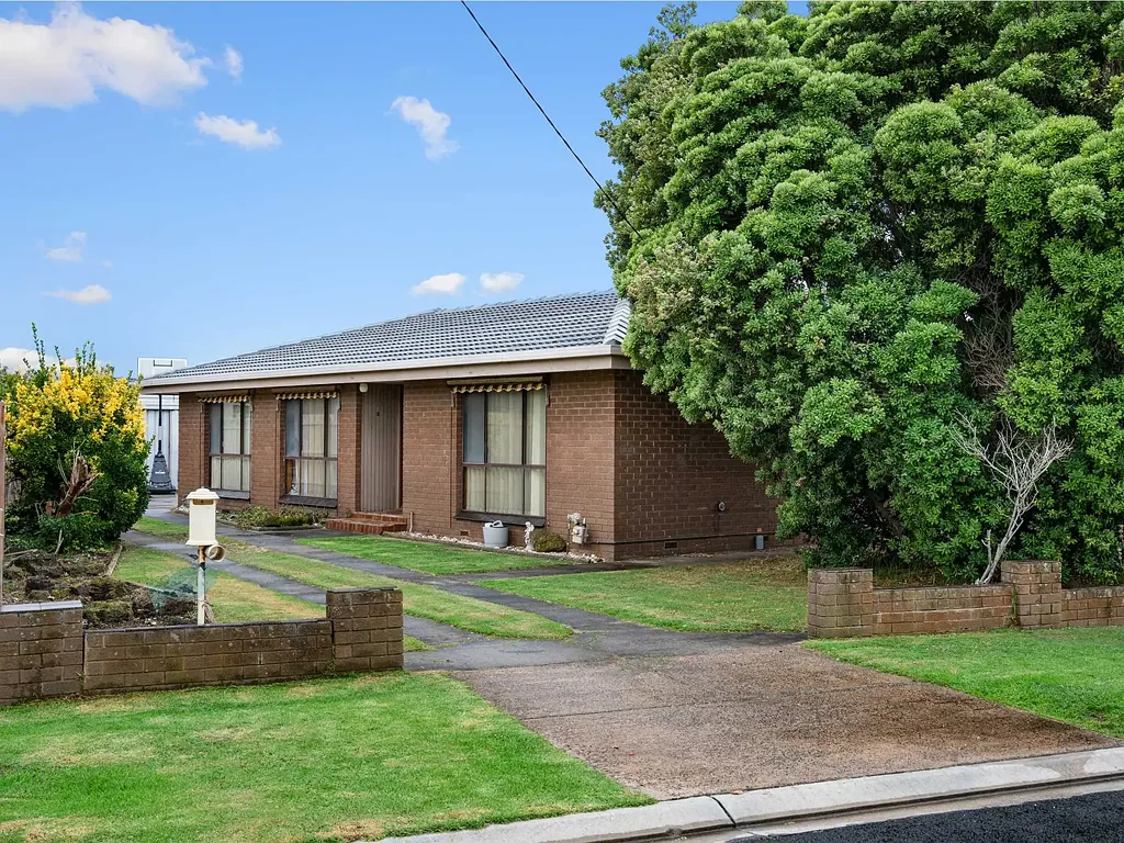 Port Fairy 3房  3 bedroom 1980s brick home