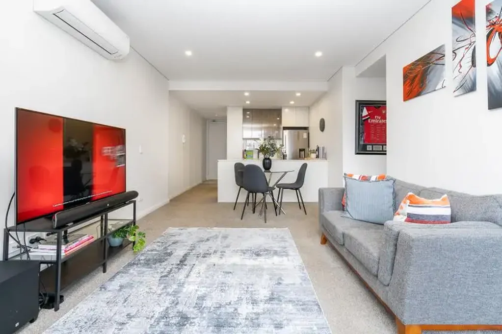 Functional apartment in parliamentary triangle