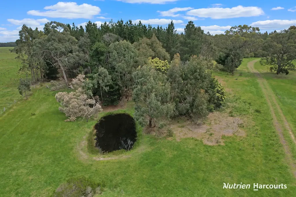 Woodside Secluded Weekender Retreat with Joint Venture Plantation