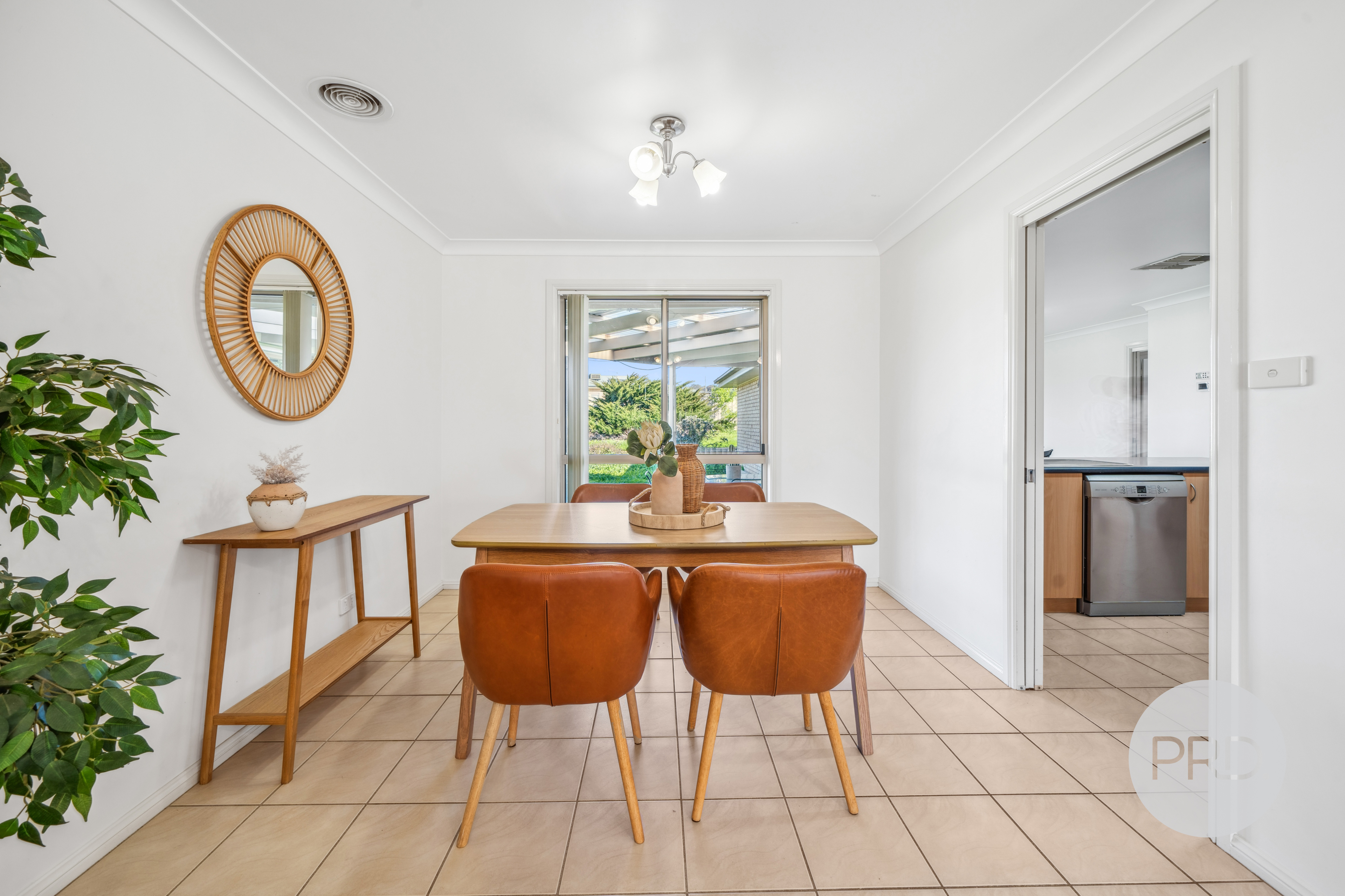 2 COWAN PL, LLOYD NSW 2650, 0部屋, 0バスルーム, House