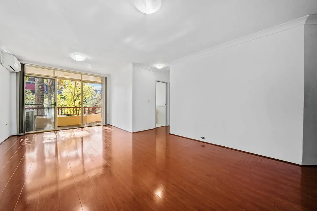 Pendle Hill 2غرفة نوم Refreshed north facing apartment ready to move into!