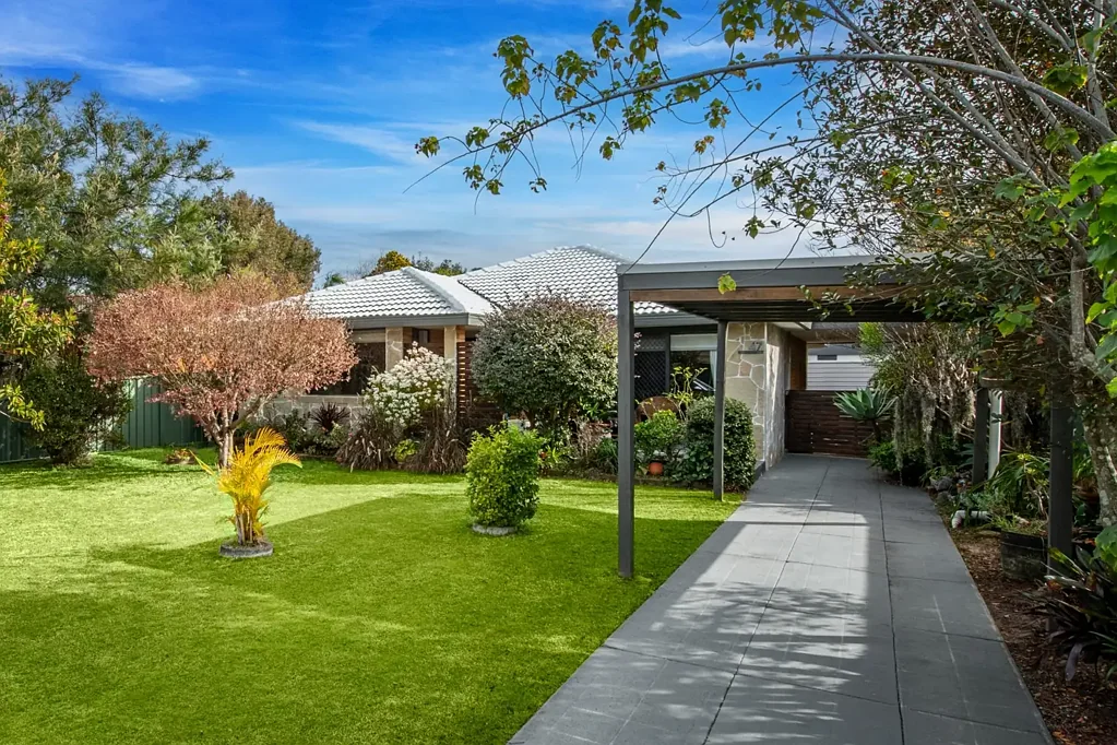 Umina Beach 4房  Charming Family Home with Modern Studio Retreat.