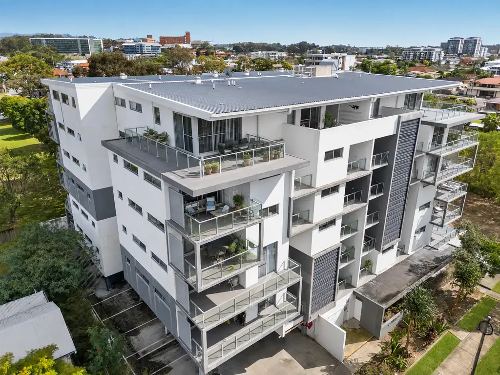 Kedron 2房  Stylish Inner-North Living with Space, Light & Lifestyle