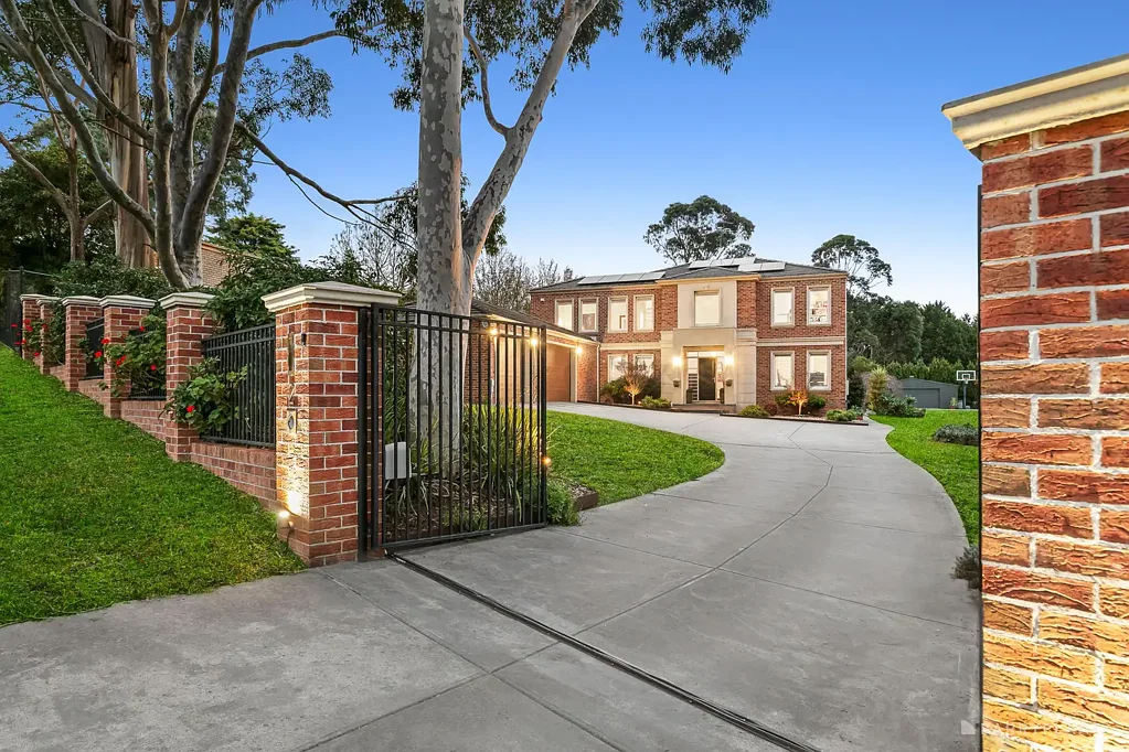 Warrandyte 5Moenga Resort lifestyle living on a private and secure 4,001sqm block.