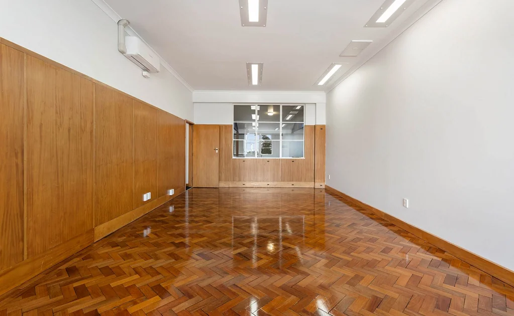 Mount Eden $395 PER WEEK INCLUDING TWO CAR PARKS