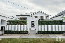 22 Kitchener Parade, Mayfield East