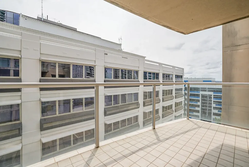 Large 1 Bedroom with Parking for Rent