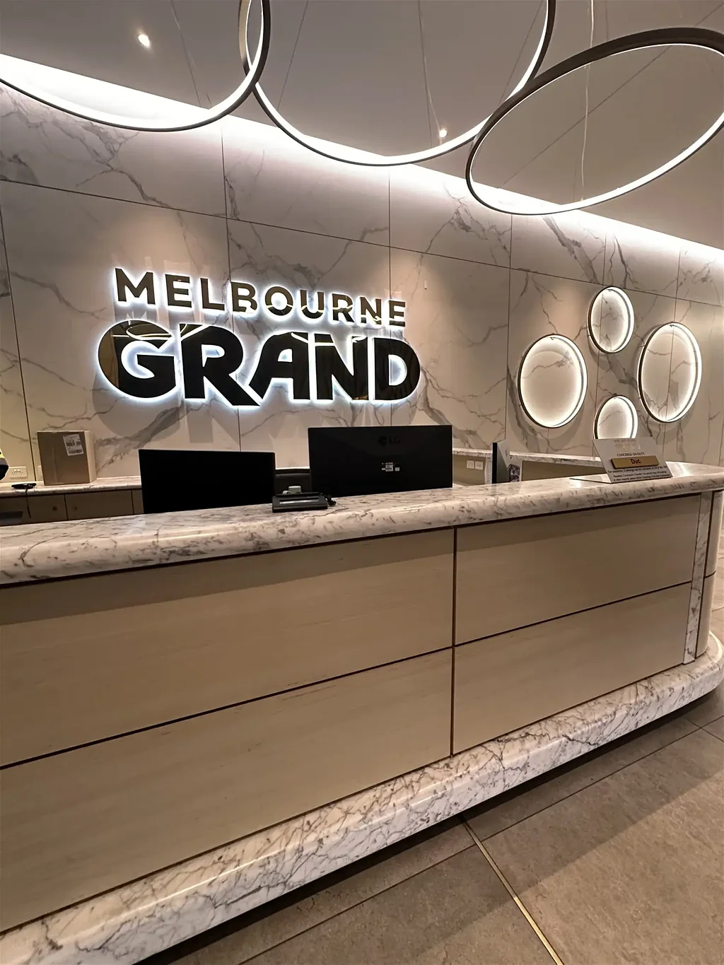 1 BED LUXUARY FURNISHED  AwardWinning Melbourne Grand