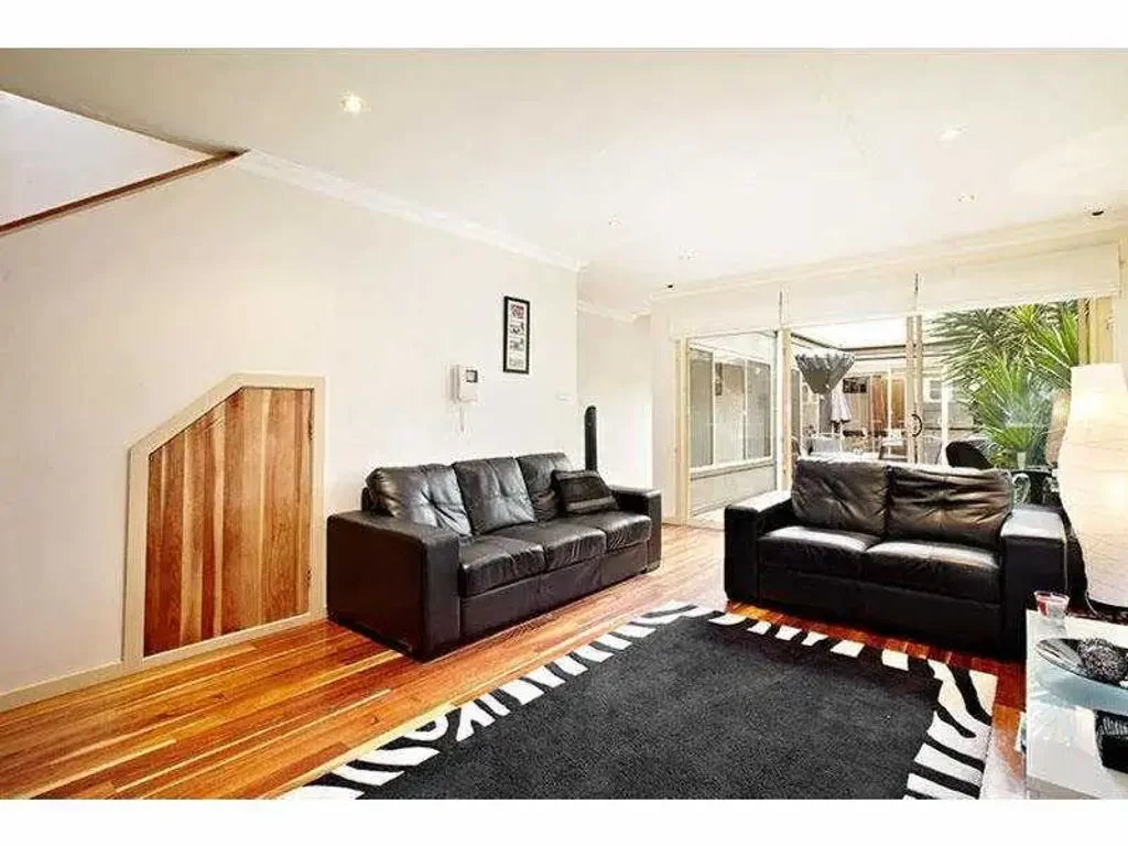 Contemporary Comfort Living with a Private Courtyard and Secure Garage